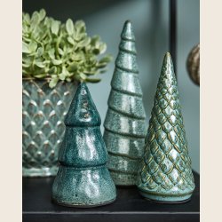 Juletrer i grn keramik