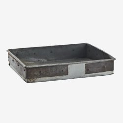 Rektangulr bakke i genanvendt metal