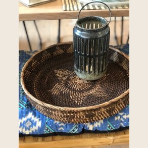 Brun bakke med stjerne