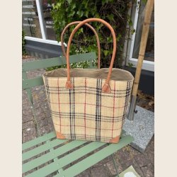 Kurvetasker, "Burberry"