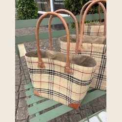 Kurvetasker, "Burberry"