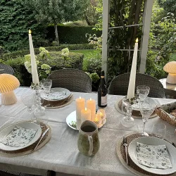 Dkkeserviet i sgrs m/stofkant