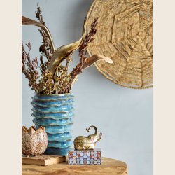 Elaya Urtepotteskjuler