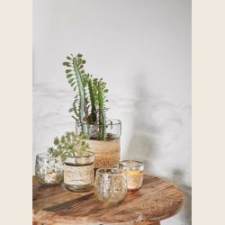 Fyrfadsstage med trrede blomster