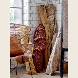 Rundt tppe i uld med frynser