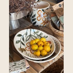 Sk�l med blomstermotiv
