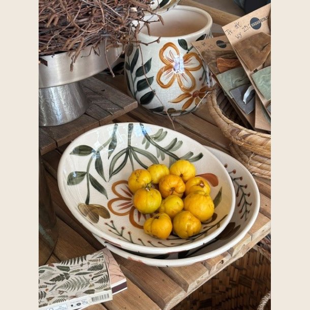 Sk�l med blomstermotiv