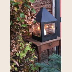 Sort helrslanterne, Mega Quadro