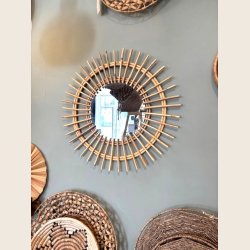 Spejl med bambusramme