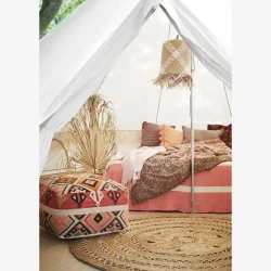 Rundt tppe i flettet jute