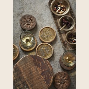 Coaster i recyclet tr� med messing